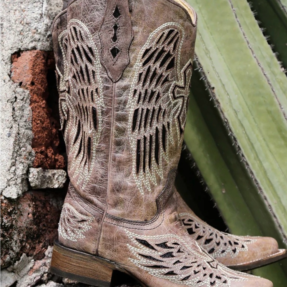 Corral 7.5 BLACK GLITTER INLAY CROSS AND WINGS EMBROIDERY SQUARE TOE COWBOY BOOT